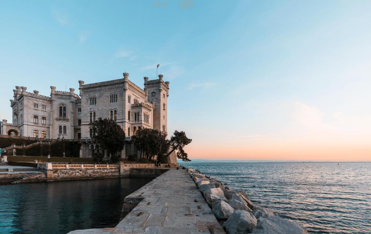 Unica Nel Cuore Storico Di Trieste Exteriör bild